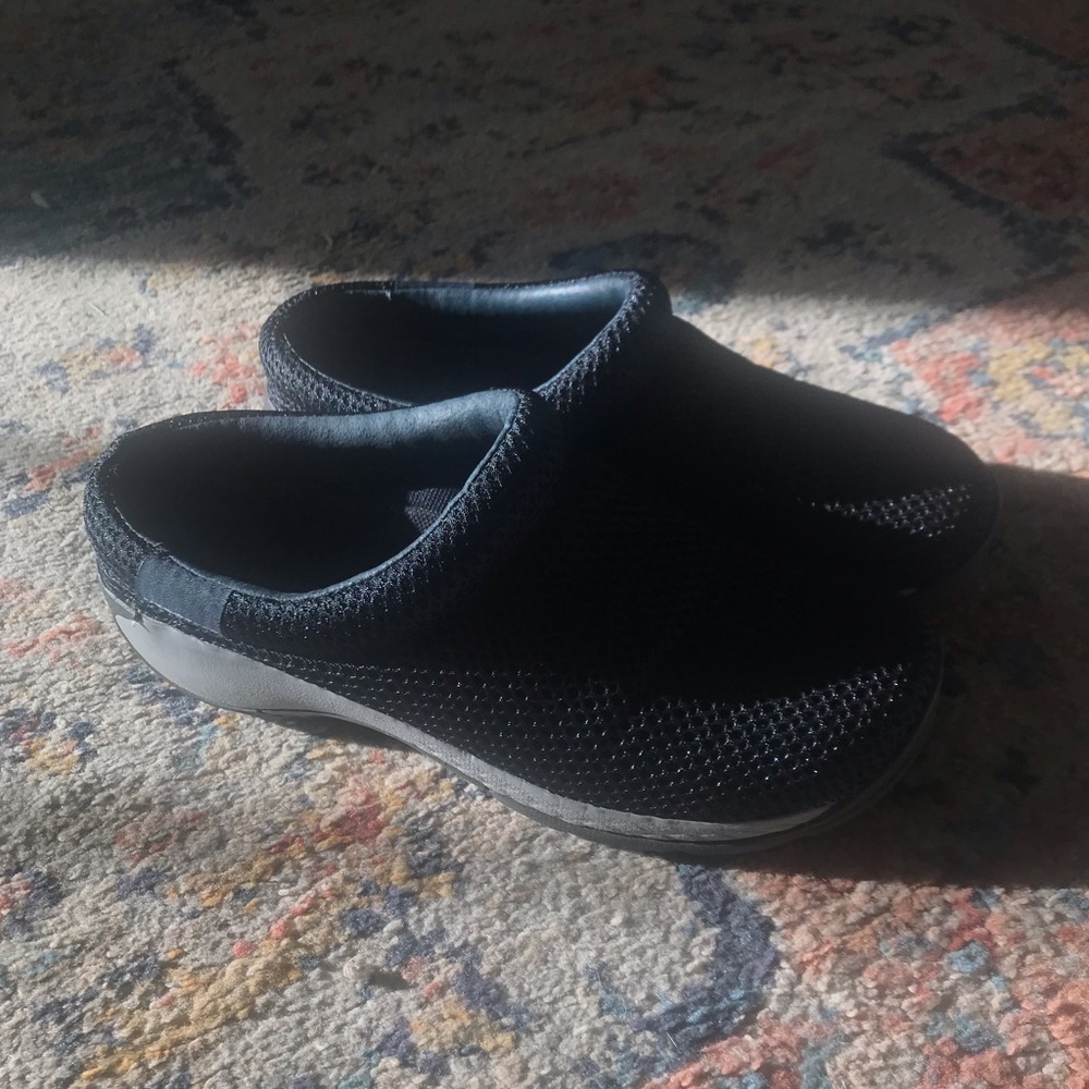 BRAND NEW! Merrell Womens Encore Breeze 4